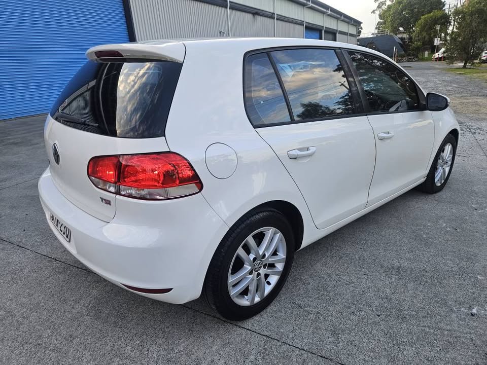 2010 Volkswagen golf 2.0lt tsi automatic hatch easy second chance finance5.jpg